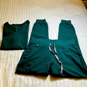 Figs medium and medium tall set Emerald Green PO#1551